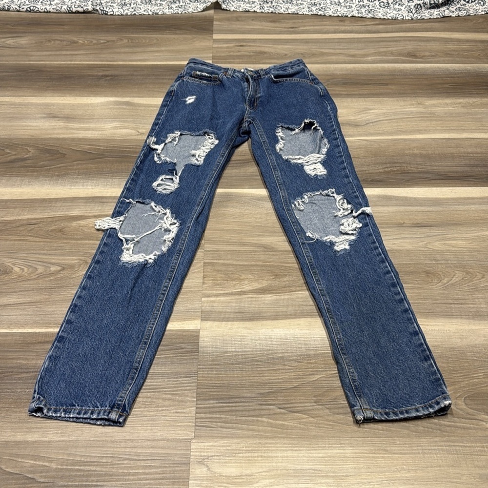 BDG Blue Denim Mom High-Rise distressed Jeans size 24